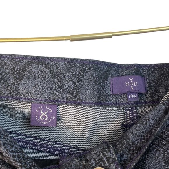 NYDJ Skinny Jeans 18W Womens Black Snake Skin Print Lift Tuck Tech 0268 - Picture 3 of 6